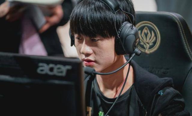 LPL春季赛今日海报比拼：RA-京疲力尽,WE-第十五战,TT-莫停歇